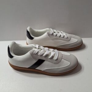 Soul Mates "NEW" White Black Retro Everyday Low Top Lace Up Sneakers Size 9